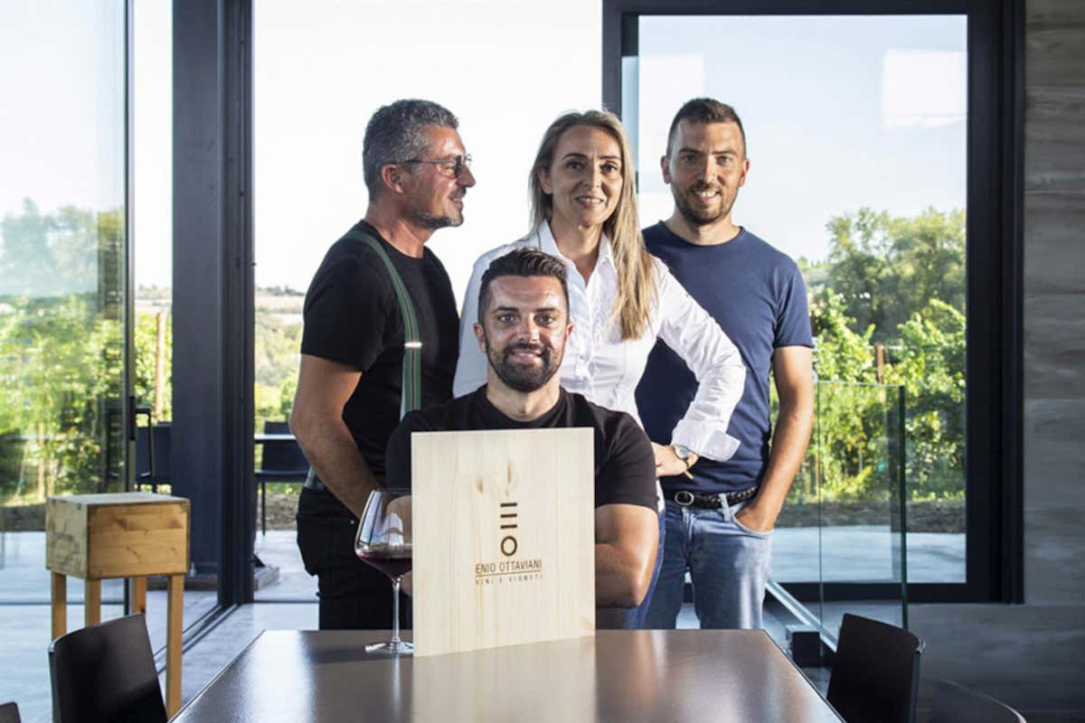 Enio Ottaviani Vini: la Romagna autentica tra vigneti, ospitalità e grandi etichette Enio Ottaviani Vini: la Romagna autentica tra vigneti, ospitalità e grandi etichette